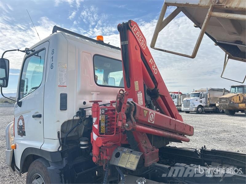 Hino FC4J 4x2 Dump Truck with Crane Automobiliniai kranai