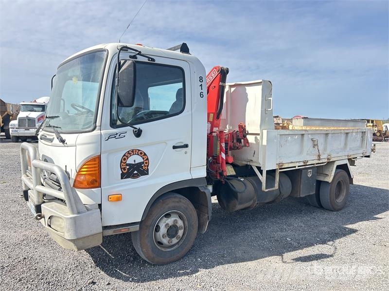 Hino FC4J 4x2 Dump Truck with Crane Automobiliniai kranai