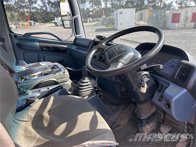 Hino FC4J 4x2 Dump Truck with Crane Automobiliniai kranai