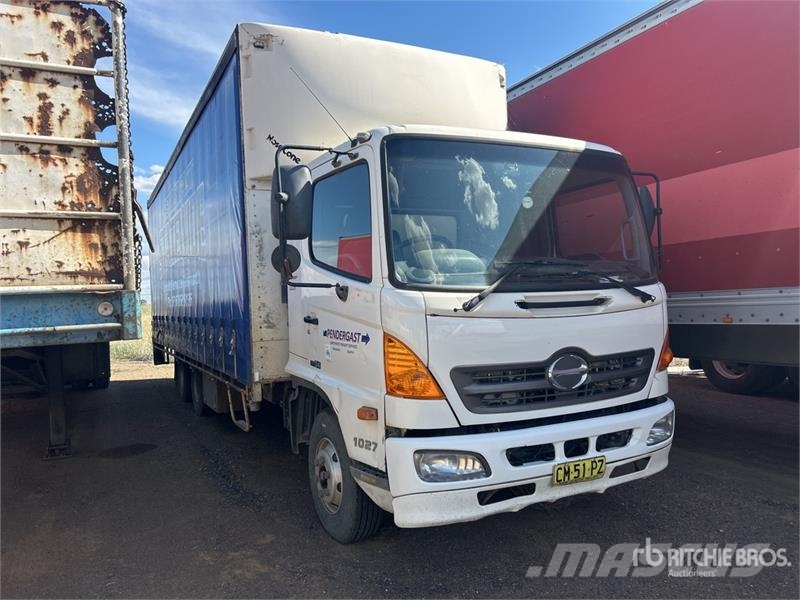 Hino FD1J 1027 6x4 Curtain Side Truck Tovornjaki s ponjavo