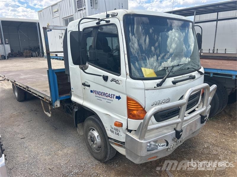 Hino FD1J 4x2 Crew Cab Flatbed Truck Platformos/ Pakrovimas iš šono