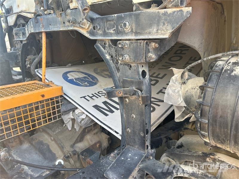 Hino FM1J 6x4 Mixer Truck (Inoperable) Domíchávače betonu