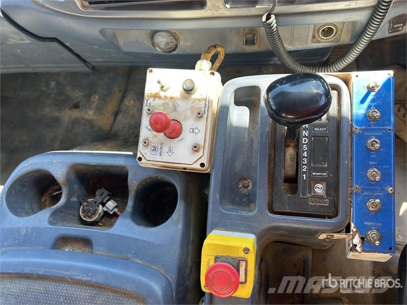 Hino FM500 2627 13000 L 6x4 Water Truck Tankvogne - vand