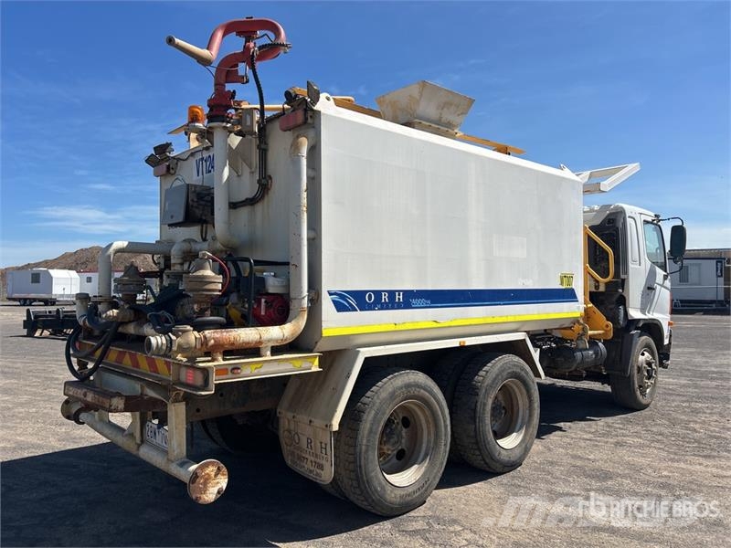 Hino FM500 2627 13000 L 6x4 Water Truck Tankvogne - vand