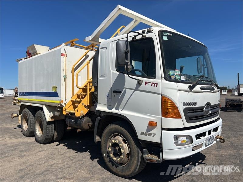 Hino FM500 2627 13000 L 6x4 Water Truck Tankvogne - vand