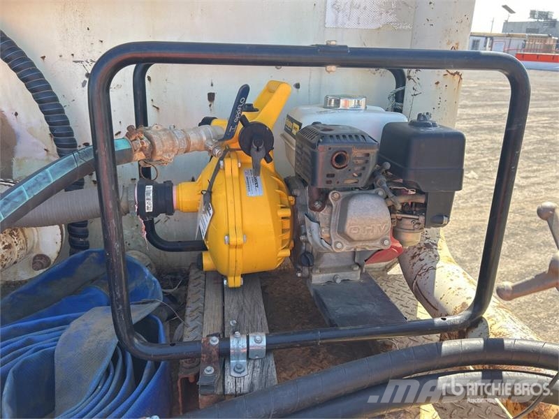 Hino FM500 2627 13000 L 6x4 Water Truck Tankvogne - vand