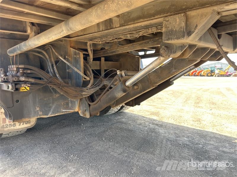 Hino Palfinger PK12001-EH 5580 kg Knuckle Boom on Hino Crane trucks