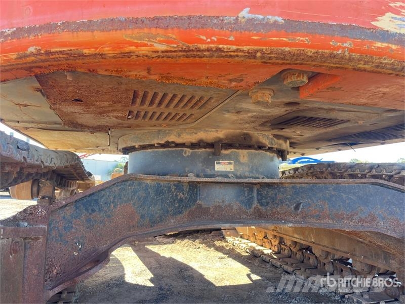 Hitachi ZX135US-3 Tracked Excavator Crawler excavators