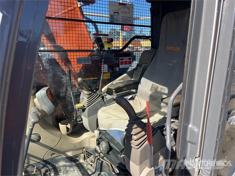 Hitachi ZX135US-3 Tracked Excavator Crawler excavators