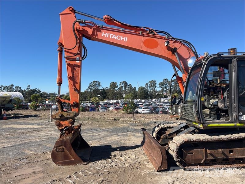 Hitachi ZX135US-3 Tracked Excavator Crawler excavators