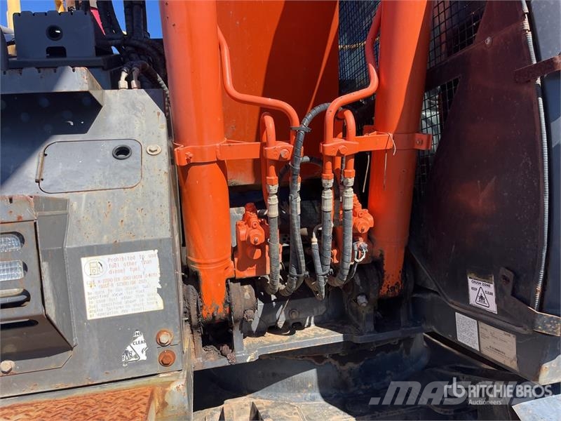 Hitachi ZX135US-3 Tracked Excavator Crawler excavators