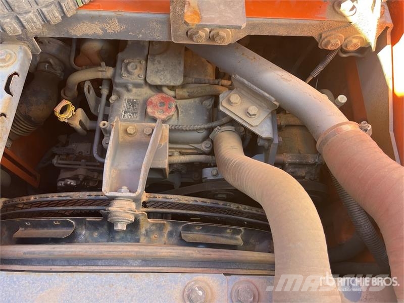 Hitachi ZX135US-3 Tracked Excavator Crawler excavators