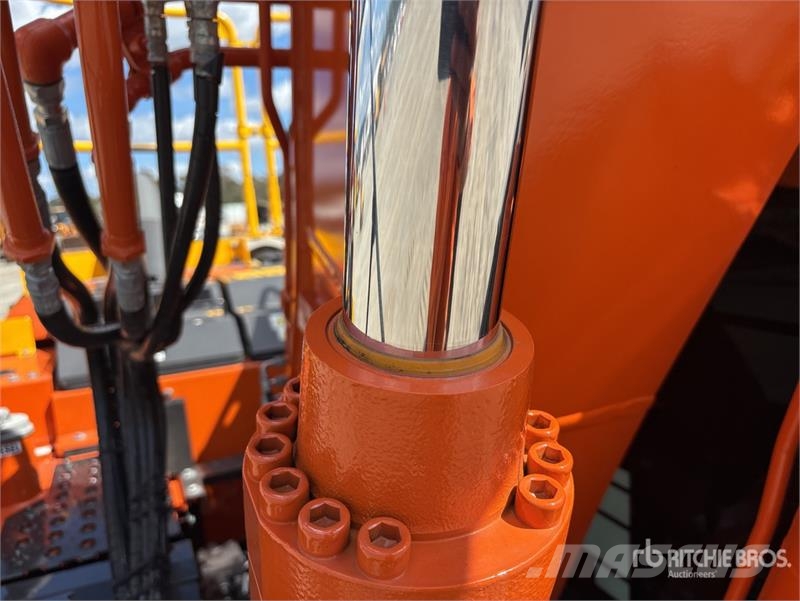 Hitachi ZX135US-7 Tracked Excavator Εκσκαφείς με ερπύστριες