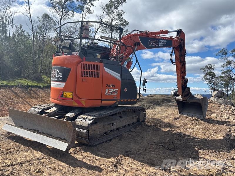 Hitachi ZX135US-7 Tracked Excavator Bagri goseničarji