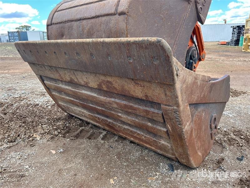 Hitachi ZX210LC-5B Tracked Excavator Crawler excavators