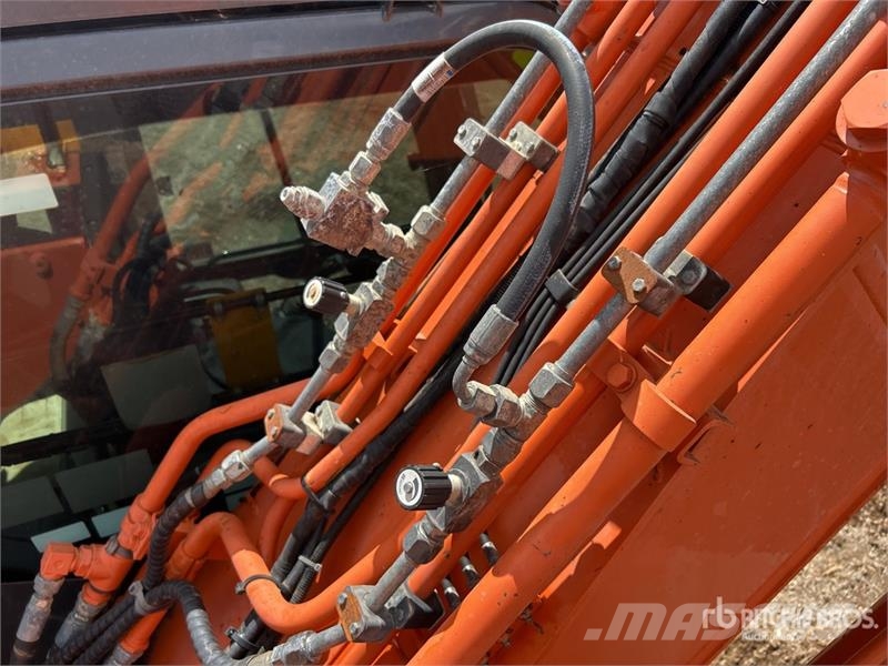 Hitachi ZX210LC-5B Tracked Excavator Crawler excavators