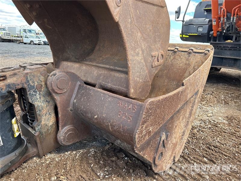Hitachi ZX210LC-5B Tracked Excavator Crawler excavators