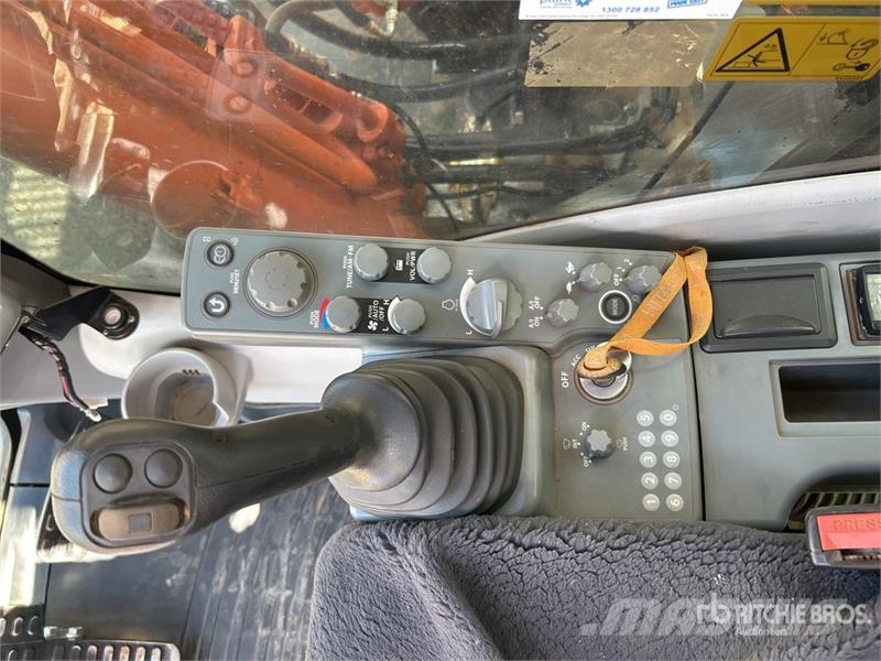 Hitachi ZX210LC-5B Tracked Excavator Crawler excavators