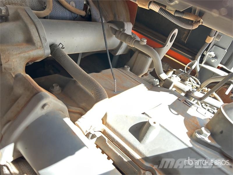 Hitachi ZX210LC-5B Tracked Excavator Crawler excavators