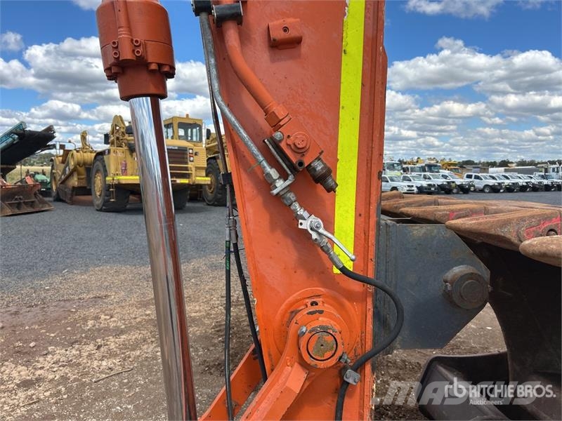 Hitachi ZX210LC-5B Tracked Excavator Crawler excavators