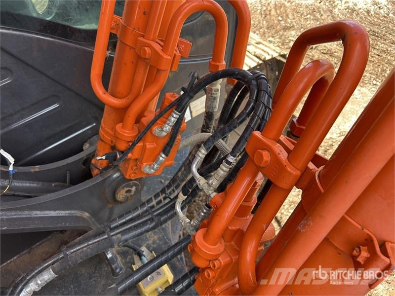 Hitachi ZX210LC-5B Tracked Excavator Crawler excavators