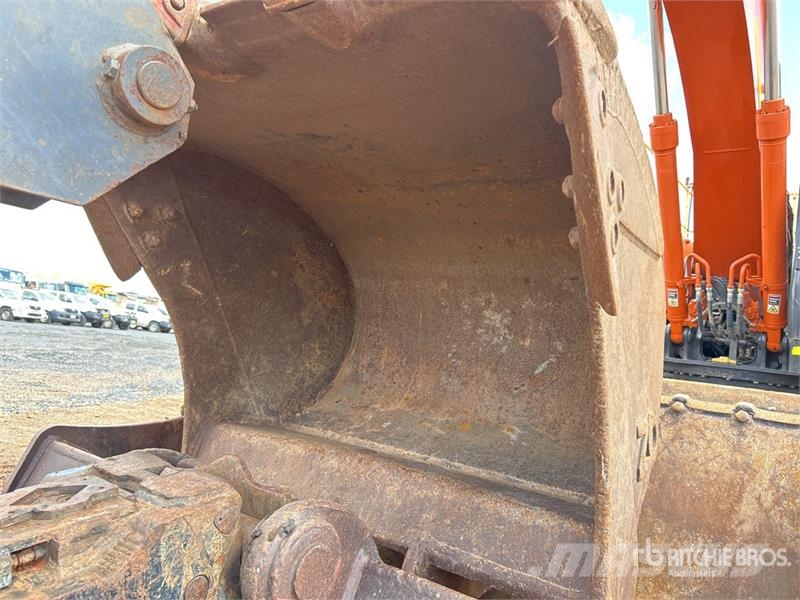 Hitachi ZX210LC-5B Tracked Excavator Crawler excavators