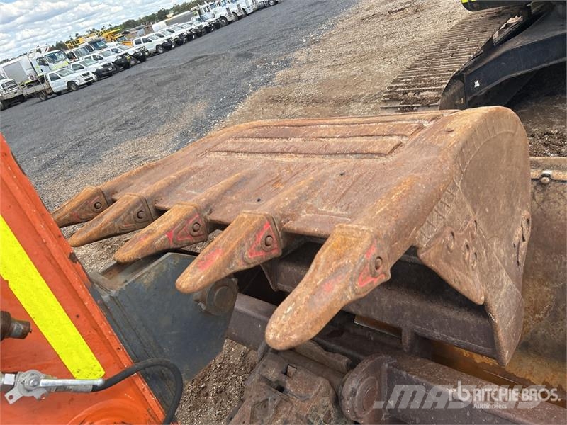 Hitachi ZX210LC-5B Tracked Excavator Crawler excavators