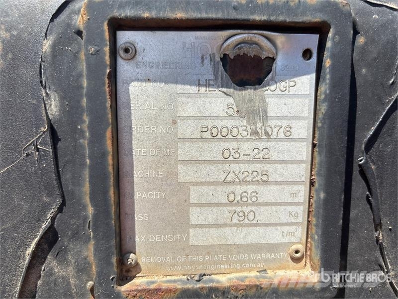Hitachi ZX225USLC-5 Гусеничные экскаваторы