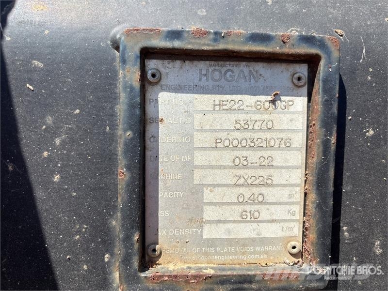 Hitachi ZX225USLC-5 Гусеничные экскаваторы