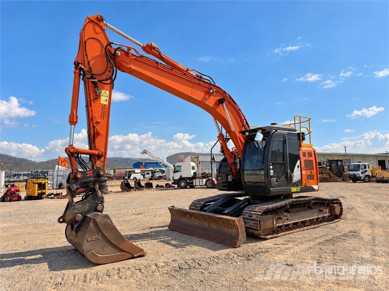 Hitachi ZX225USLC-5 Excavadoras sobre orugas