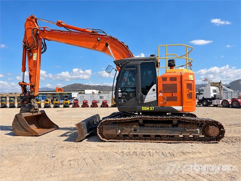 Hitachi ZX225USLC-5 Excavadoras sobre orugas