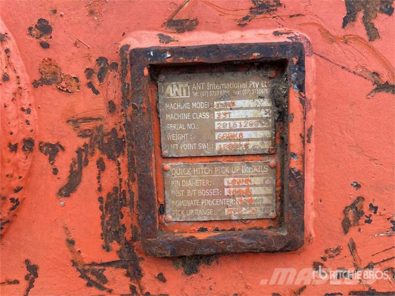 Hitachi ZX330LC Εκσκαφείς με ερπύστριες