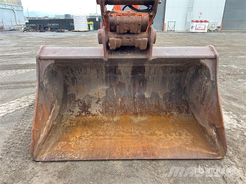 Hitachi ZX330LC Εκσκαφείς με ερπύστριες