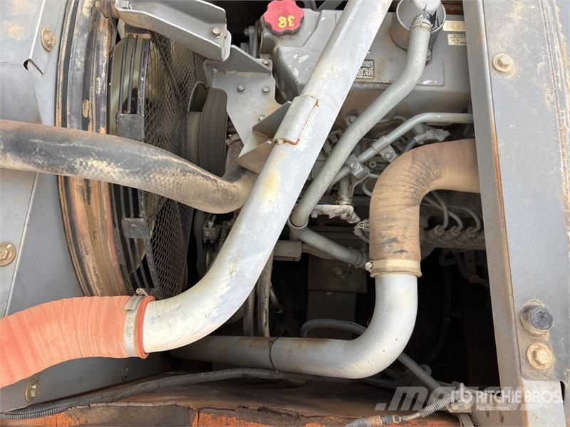 Hitachi ZX330LC Εκσκαφείς με ερπύστριες