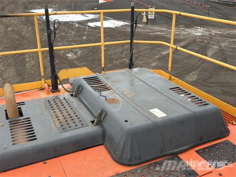 Hitachi ZX330LC Εκσκαφείς με ερπύστριες