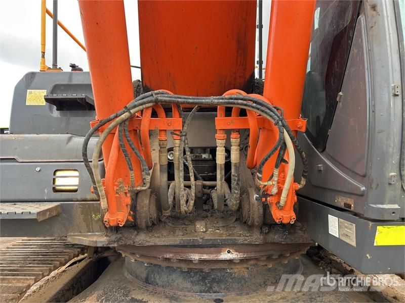 Hitachi ZX330LC Εκσκαφείς με ερπύστριες