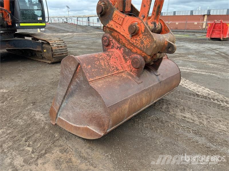 Hitachi ZX330LC Εκσκαφείς με ερπύστριες