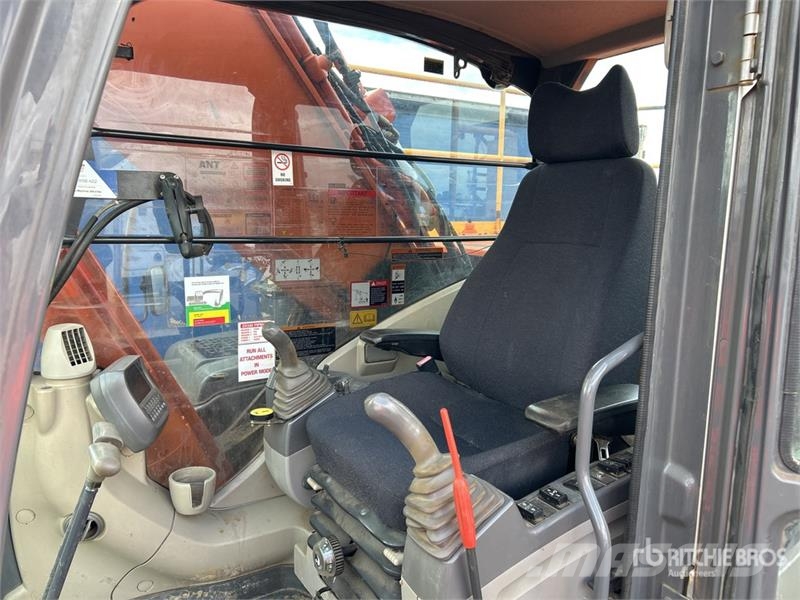 Hitachi ZX330LC Εκσκαφείς με ερπύστριες