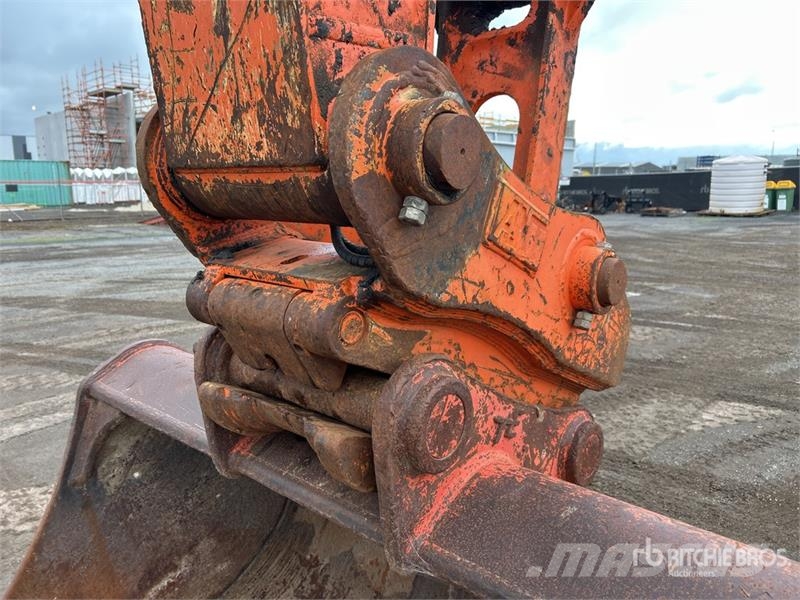 Hitachi ZX330LC Εκσκαφείς με ερπύστριες
