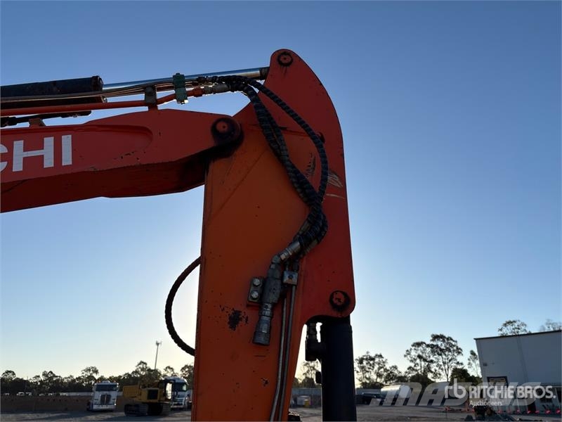 Hitachi ZX33U-5A Mini Excavator Minikaivukoneet < 7t