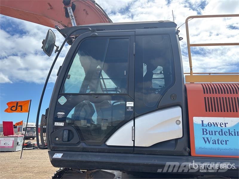 Hitachi ZX360LC-5B Tracked Excavator Crawler excavators
