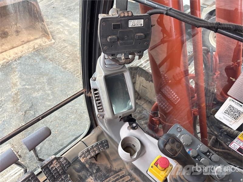 Hitachi ZX360LC-5B Tracked Excavator Roomikekskavaatorid