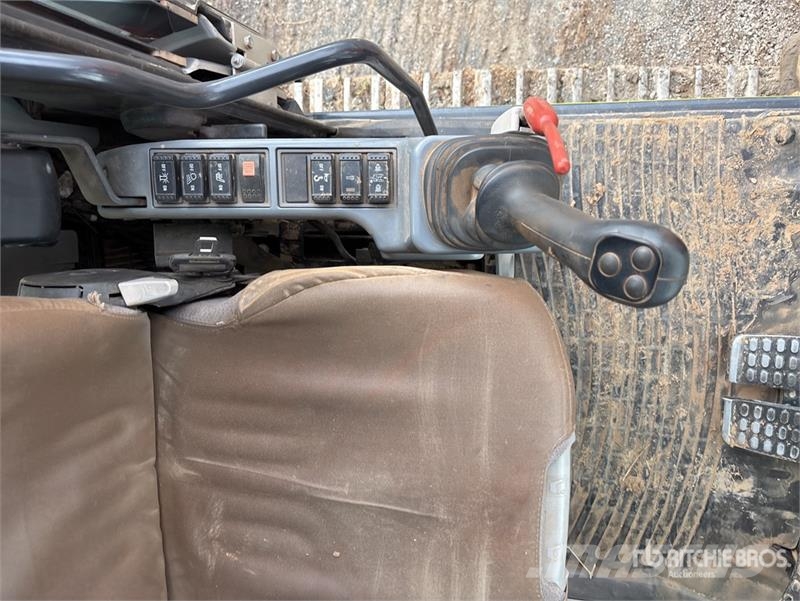 Hitachi ZX360LC-5B Tracked Excavator Roomikekskavaatorid