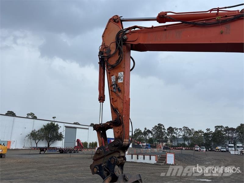 Hitachi ZX360LC-5B Tracked Excavator Roomikekskavaatorid