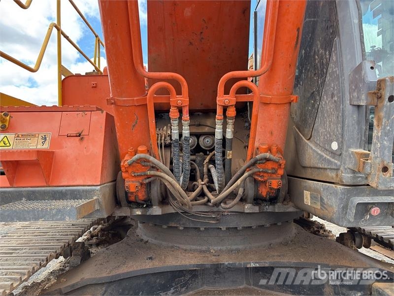 Hitachi ZX470LCH-3 Tracked Excavator Crawler excavators