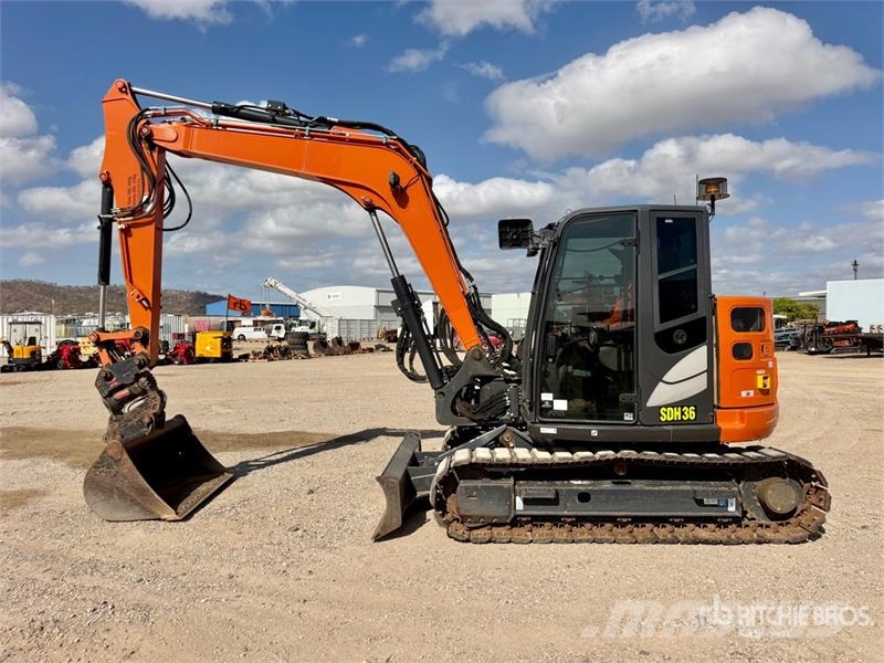 Hitachi ZX85USB-5A Tracked Excavator حفارات زحافة