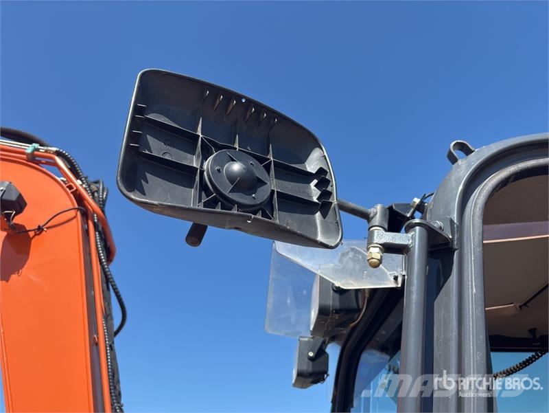 Hitachi ZX85USB-5A Tracked Excavator Гусеничные экскаваторы