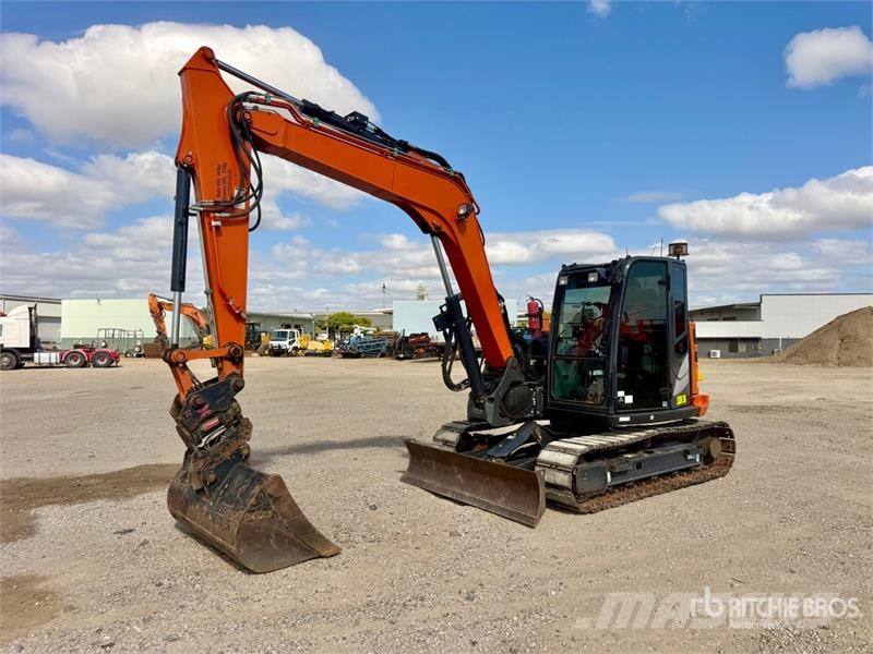 Hitachi ZX85USB-5A Tracked Excavator حفارات زحافة