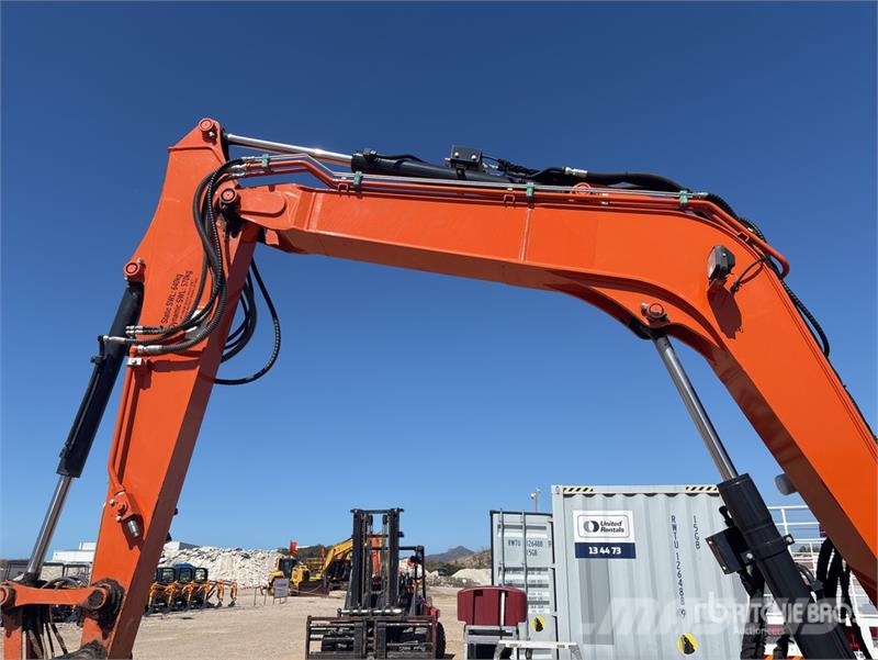 Hitachi ZX85USB-5A Tracked Excavator Гусеничные экскаваторы