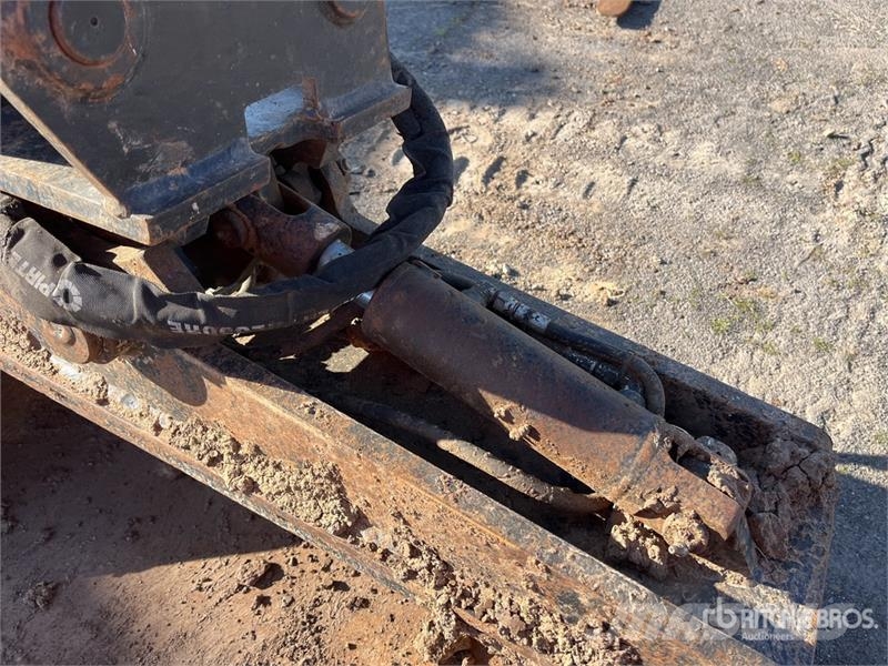 Hogan E55 1160 mm Hydraulic Tilting Excavator Buck Kaušai